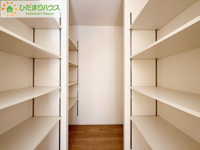 パントリー完備で散らかりがちなキッチン回りもラクラクお片付けできちゃいます！(*^-^*)