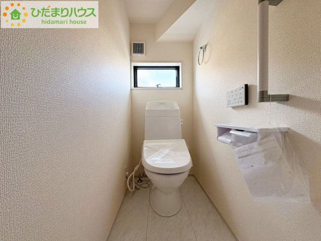 1・2階にトイレあり。階段を降りなくてもいいので、高齢者の方も優しい☆彡