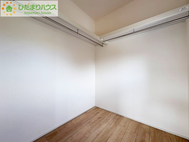 ハンガーパイプ付でお洋服の出し入れもラクラクです！