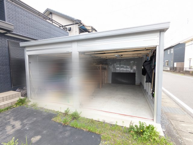 収納棚と照明も付いております。
