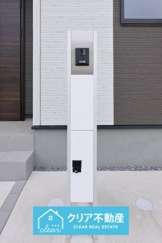 スタイリッシュなポスト＆インターフォンはTVモニター付きで来客時も安心です♪
