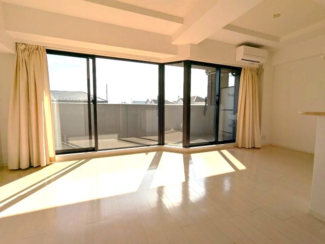 平成通りから1本入った閑静な住宅地です