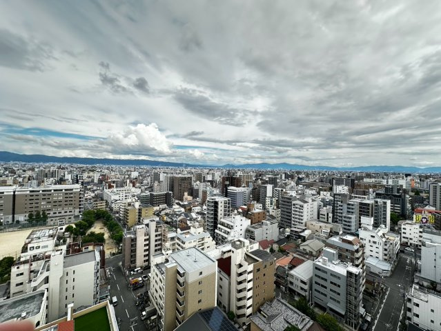 【物件からの展望】周りに高い建物も少なく大阪の景色を一望できます◎