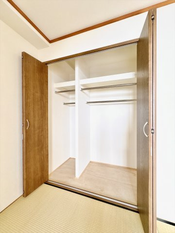 西側6.0帖和室の収納