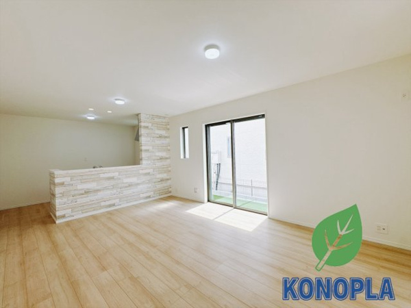 【 新築戸建 渋川市石原348番の居間】