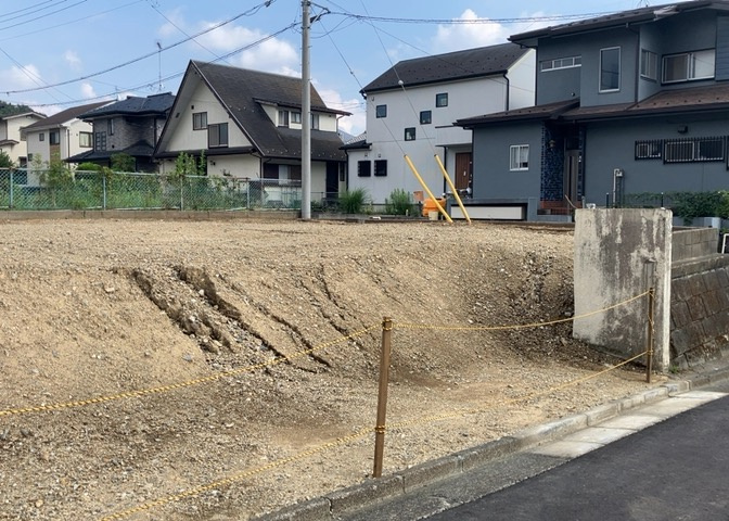 土地探しをしていると都市計画区域という言葉を目にすると思います。法律によって、都道府県知事や国土交通大臣が指定するエリアのことを指しており、都市計画区域は市街化区域と市街化調整区域に分けられています。