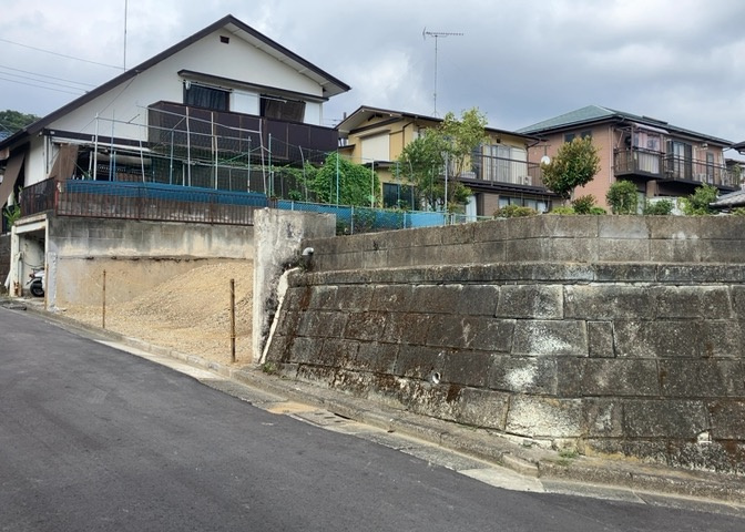 物件の詳細については、現地を見てわかること以外に、役所や法務局などで調べないとわからないことがあります。そのため、現地に行く場合は、もしこの物件を買ったらどのような生活ができるかをイメージしましょう。