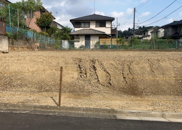 人が暮らすうえで日光は大切な要素となります。日当たりの良さは譲れないポイントですね。併せて近くに大きな建築物の建築予定がないか、あるいはそれが可能な土地が近くにないか事前に確認することもお勧めします。