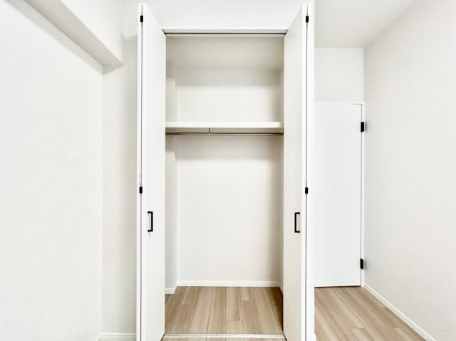 各部屋にクローゼットがあり、収納が豊富です。