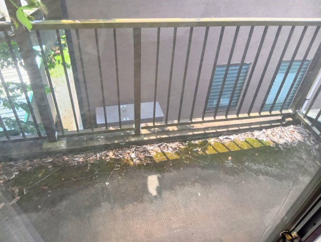 南向きのバルコニーがあるので陽当たりが良好です。お洗濯物もよく乾きそうですね。