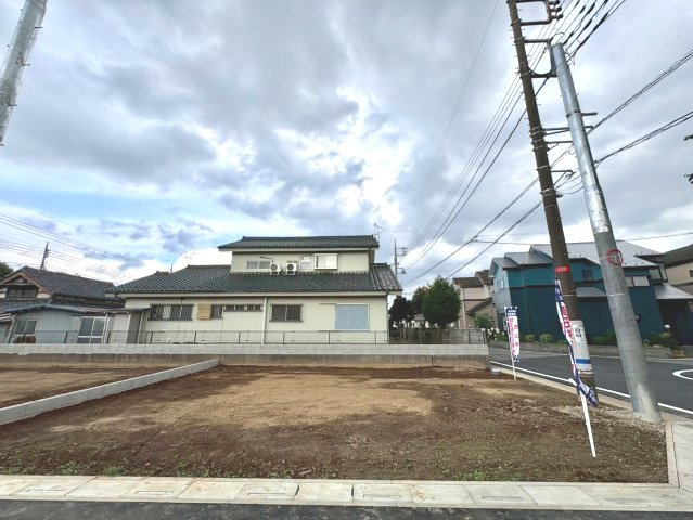 全10区画　　間取り・外観・設備まで自由にプランニング可能。暮らし方に合わせた住まいをご提案できます。花田小学校まで徒歩約4分(270ｍ)、毎日の通学がしやすい住環境です。