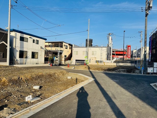 ～北東側5ｍ・北西側5ｍ道路に面しています～