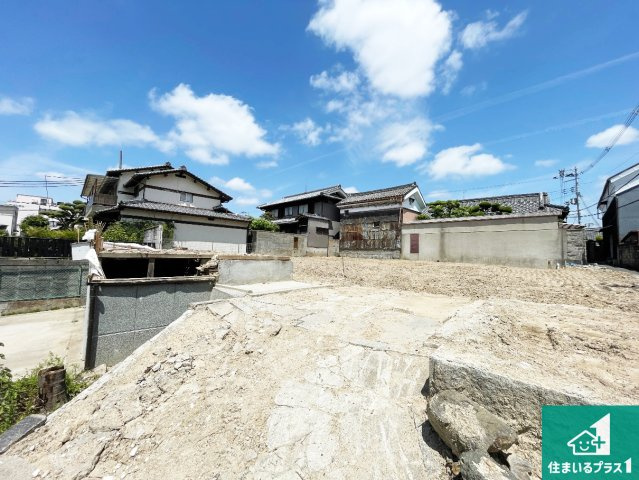 周辺は落ち着いた街並みの住宅地！子育てがしやすい住環境です！現地でしかわからない事もございます。是非一度ご覧ください。