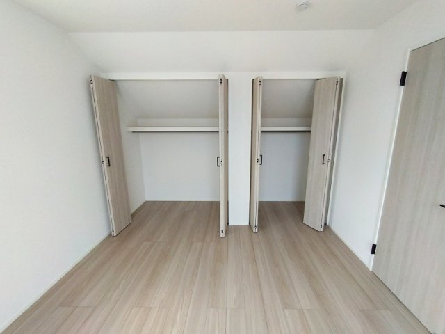 2階7.87帖/成長と共に増えていくお子様の物もスッキリと収納しやすいです。