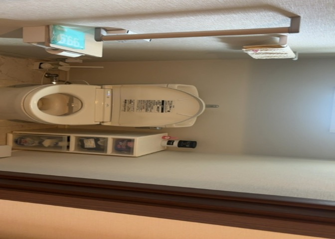 トイレは大きさや形、機能、抗菌性などが異なる多種多彩なタイプが各メーカーから出ています。それぞれに良さがあるため、事前にどういったタイプのトイレがいいのかをご家庭内で決めて、内見に行くといいでしょう。