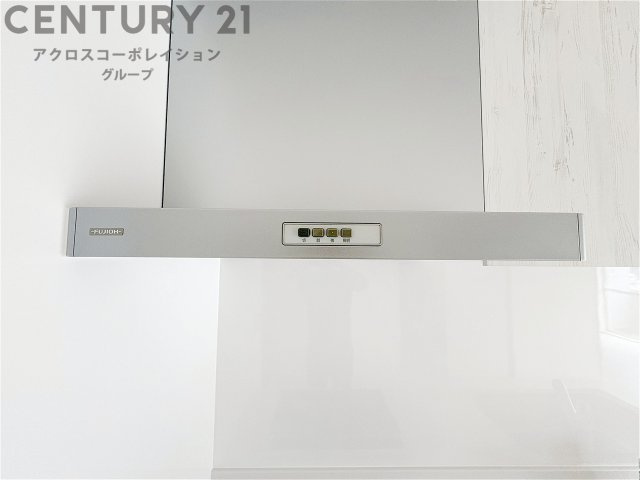パワフルな吸引力で調理中の臭気等をしっかり処理してくれ、室内を快適に保ってくれます。