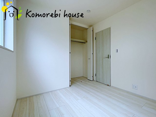 使い勝手のいい洋室です