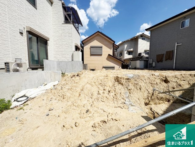 周辺は落ち着いた街並みの住宅地！子育てがしやすい住環境です！現地でしかわからない事もございます。是非一度ご覧ください。