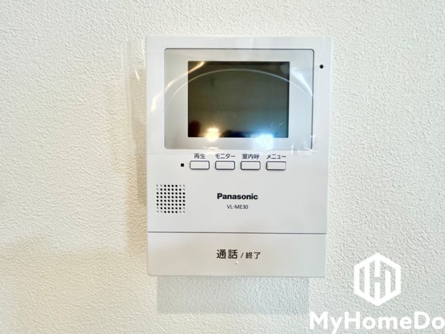 「インターフォン」来客があっても家の中で対応可能なので、防犯面で安心です。