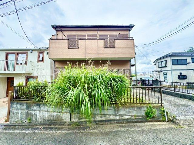 スーパーやドラッグストアなどの買い物施設が近くにあり、生活便利な立地になります！