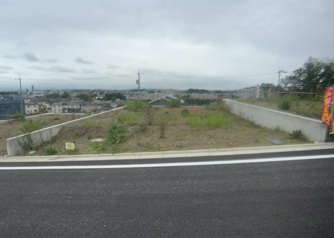 物件の詳細については、現地を見てわかること以外に、役所や法務局などで調べないとわからないことがあります。そのため、現地に行く場合は、もしこの物件を買ったらどのような生活ができるかをイメージしましょう。