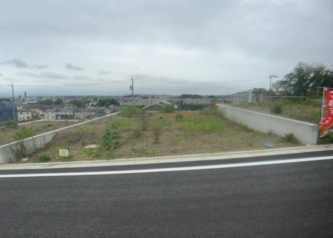 家を建てる前提で土地を探している場合、地盤の丈夫さは譲れない条件の一つです。地盤が脆弱だと追加工事が必要となります。また、過去に地盤沈下や液状化現象を起こした土地は、できるだけ避けた方がいいでしょう。