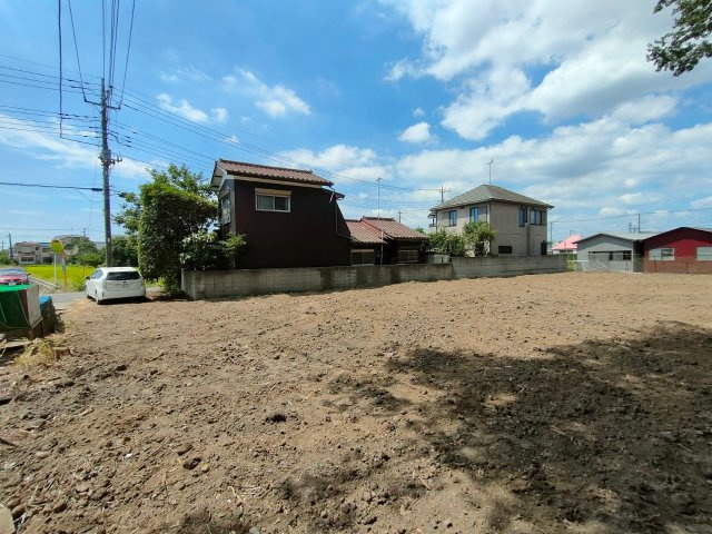 前面道路含む現地写真で）：吉川新築ナビで検索♪