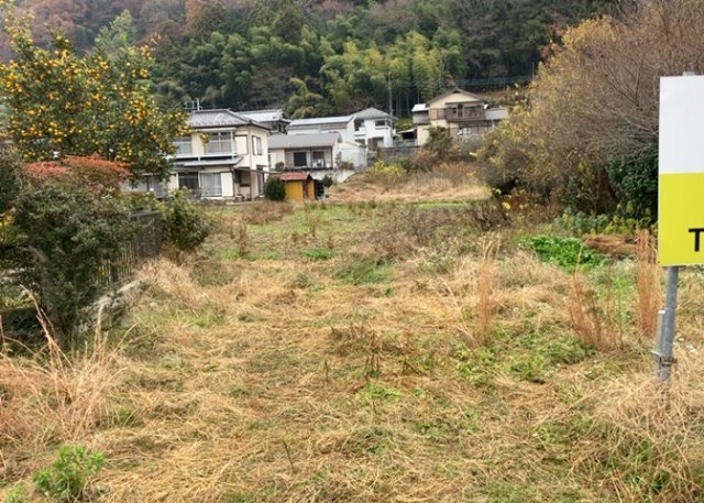隣家の土地はどうなっているのか、生活利便施設が近くにあるのか、学校まで近いかなど、お客様のライフスタイルにあわせたイメージが重要です。また、近くにあると困る施設が近くにないかも確認するといいでしょう。