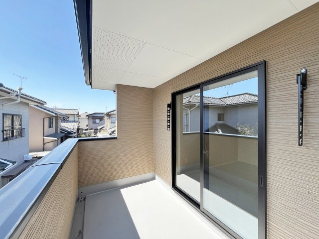 用途多様なバルコニーです。