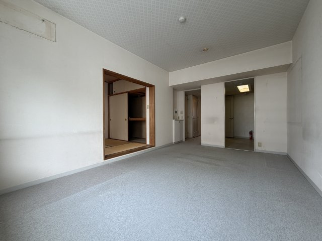 南向きで陽当たり良好なLDKです☆