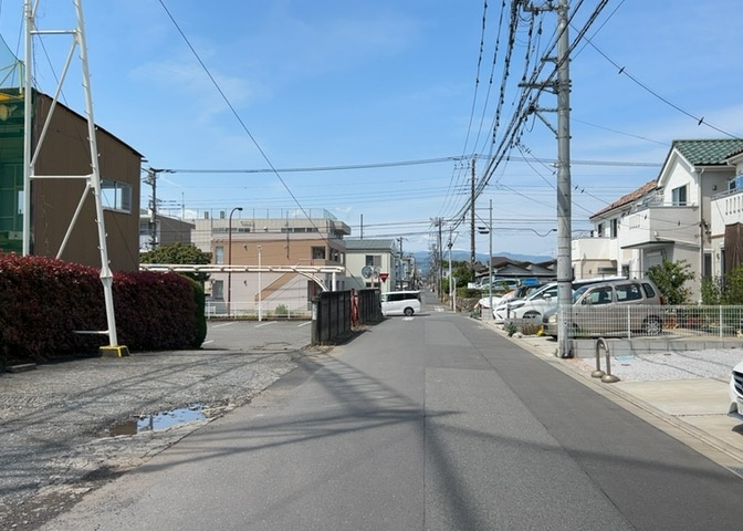 眺望を気にして物件を探す場合、前面に建物が建っていないか現地で確認しましょう！前面に建物があると景色はもちろん、日当たりや風通しにも影響が出てきます。住んだ時のことを想像しながら現地見学をしましょう。