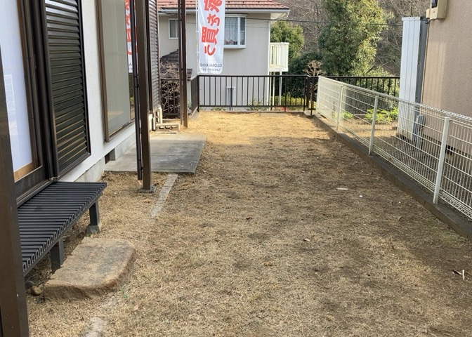 庭があることでガーデニングや家庭菜園はもちろん、こどもの遊び場やペットを放して遊ぶことができます。また、家の周囲に余裕があるということです。隣地との間があれば、十分な日当たりと、風通しが確保できます。