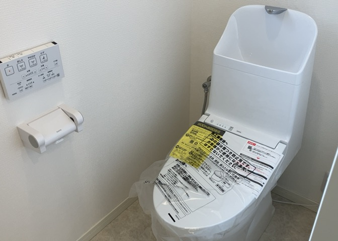 トイレは大きさや形、機能、抗菌性などが異なる多種多彩なタイプが各メーカーから出ています。それぞれに良さがあるため、事前にどういったタイプのトイレがいいのかをご家庭内で決めて、内見に行くといいでしょう。