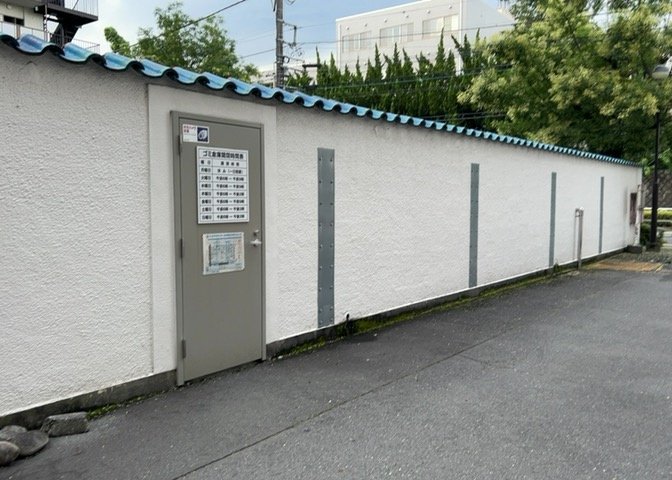 共有部分は、住民なら誰もが使える設備のこと。例えば駐車場やエレベーター、インターネット設備、セキュリティ設備などがあります。他にも、マンションの廊下・外部階段やエントランス・ゴミ置き場などがあります。