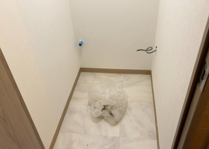 トイレは大きさや形、機能、抗菌性などが異なる多種多彩なタイプが各メーカーから出ています。それぞれに良さがあるため、事前にどういったタイプのトイレがいいのかをご家庭内で決めて、内見に行くといいでしょう。