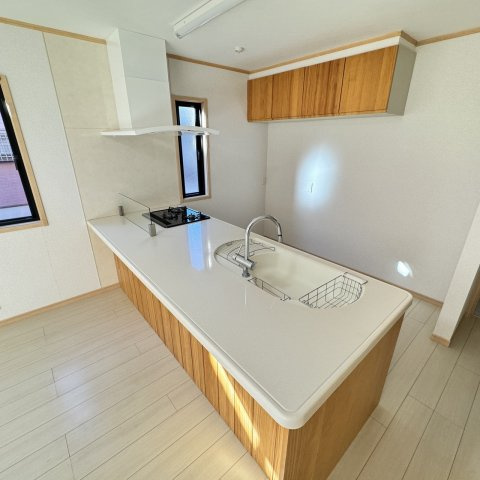 使いやすさを考えたシステムキッチンを採用。