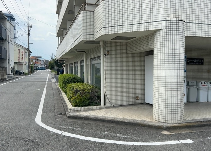 外観はマンション管理がされているかの目安になります。築年数が古いと、壁面は劣化してひび割れが生じることも！建物が古びていても細かいところが修繕されていると、きちんと管理されているなぁと感じるでしょう。