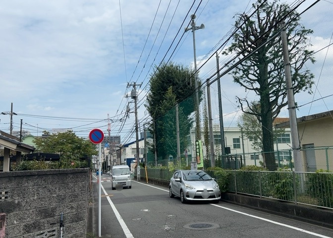 眺望の良さを楽しめるダイニングキッチンで家族団らんの時間を過ごしてはいかがでしょうか。バルコニーから見える景色を家族で眺める時間は、時間が経つのを忘れてしまいそうですね。是非、現地を見に行きましょう！