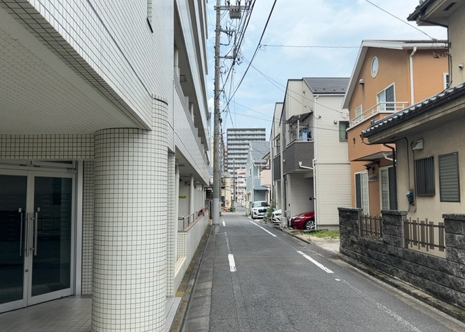 景色重視でお家選ぶをするとスーパーが遠い！学校が遠い！など生活をするうえで利便性で困ることもあります。まず一度現地を見学する際に、周辺の施設などがあるかを確認し、暮らし始めた後のことを想像しましょう。