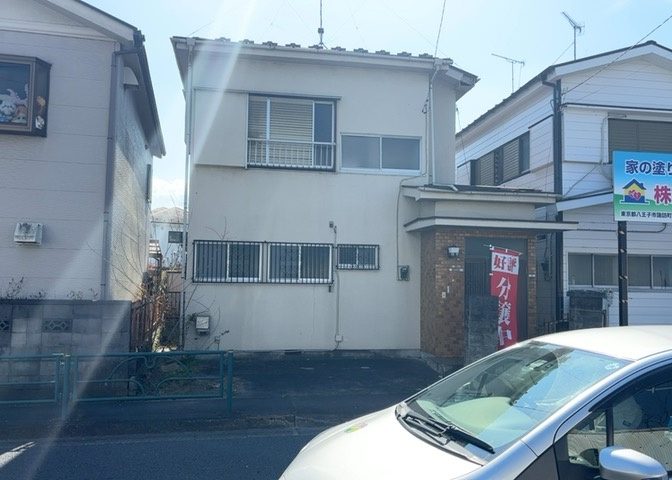 隣家の土地はどうなっているのか、生活利便施設が近くにあるのか、学校まで近いかなど、お客様のライフスタイルにあわせたイメージが重要です。また、近くにあると困る施設が近くにないかも確認するといいでしょう。