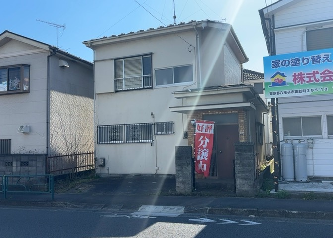 人が暮らすうえで日光は大切な要素となります。日当たりの良さは譲れないポイントですね。併せて近くに大きな建築物の建築予定がないか、あるいはそれが可能な土地が近くにないか事前に確認することもお勧めします。