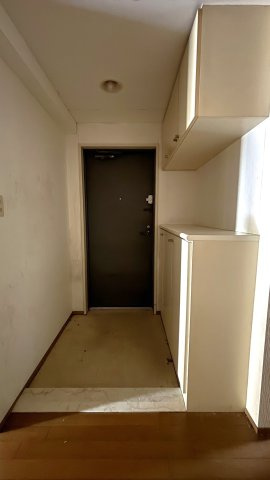 ご家族の靴を十分収納できる広さのあるシューズボックスが備え付けです