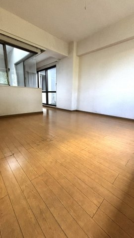 吹き抜けの中庭があり、ガーデニングなどを楽しむことができますよ