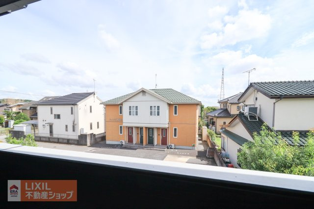 バルコニーからの眺望です。バルコニーで青空をあおぐひと時は、暮らしのちょっとしたスパイスです。