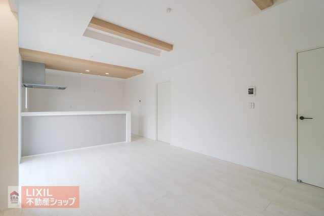 キッチンからダイニングやリビングが見渡せる嬉しい配置です。