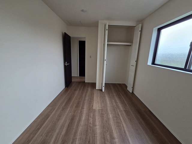 ゆったりした洋室です