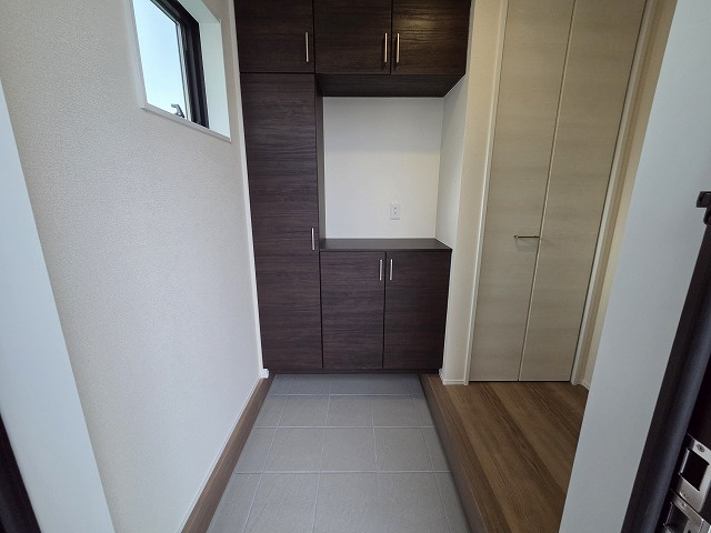 毎日通る玄関はこちらです