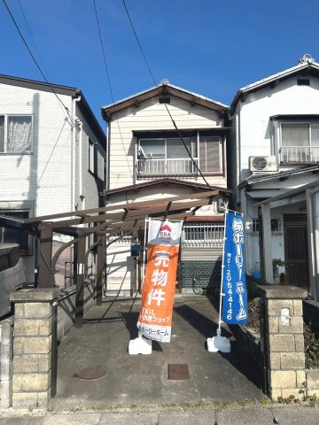 徒歩9分圏内にスーパー、コンビニ、ドラッグストアがあり、お買い物便利！