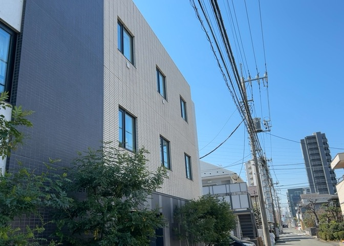 ＳＲＣ造は強度や耐震性の面でもRC造と比べて優れています。そのため、10階建以上の高層または超高層マンションなどの建築にも多く採用されています。柱や梁などのサイズが小さくても高い耐震性を確保できます。