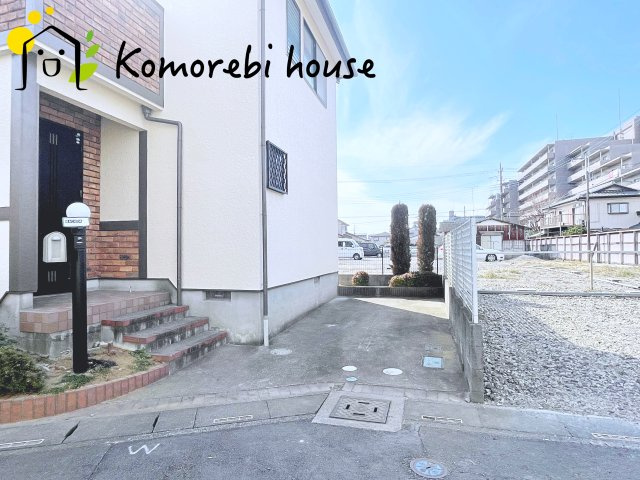 駐車場があるので、車を買う予定の方も安心です